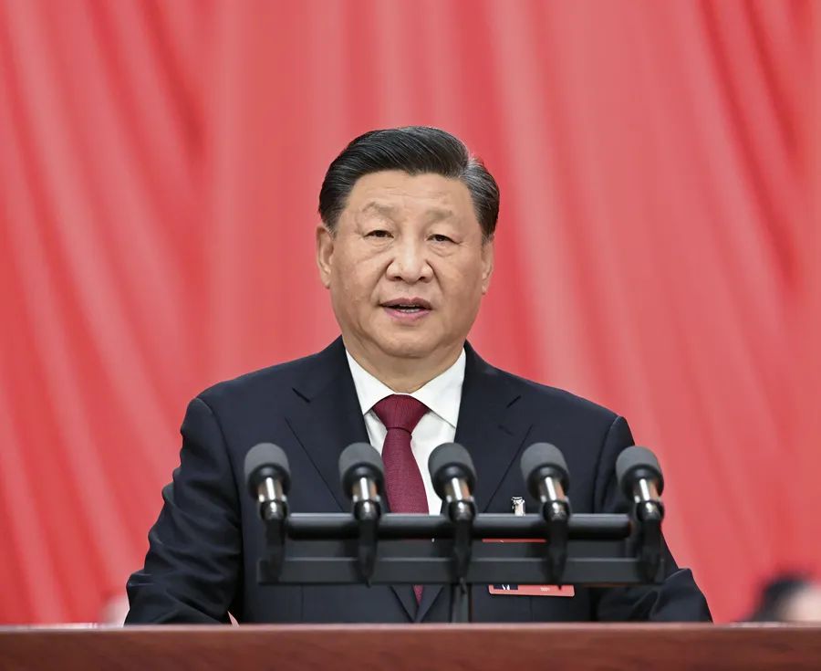 10月16日,中国共产党第二十次全国代表大会在北京人民大会堂开幕。习近平代表第十九届中央委员会向大会作报告。新华社记者 饶爱民 摄