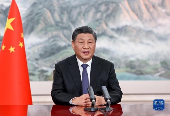 12月15日晚,国家主席习近平以视频方式向在加拿大蒙特利尔举行的《生物多样性公约》第十五次缔约方大会第二阶段高级别会议开幕式致辞。新华社记者 李学仁 摄